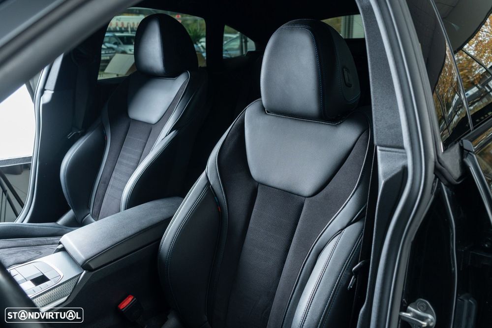 BMW i4 eDrive40 Pack Desportivo M - 8