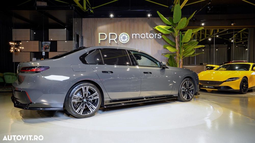 BMW Seria 7 740d xDrive MHEV - 11