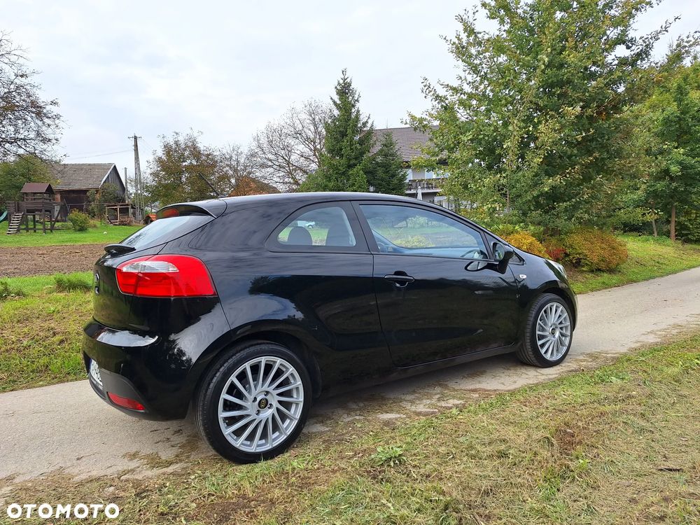 Kia Rio - 11