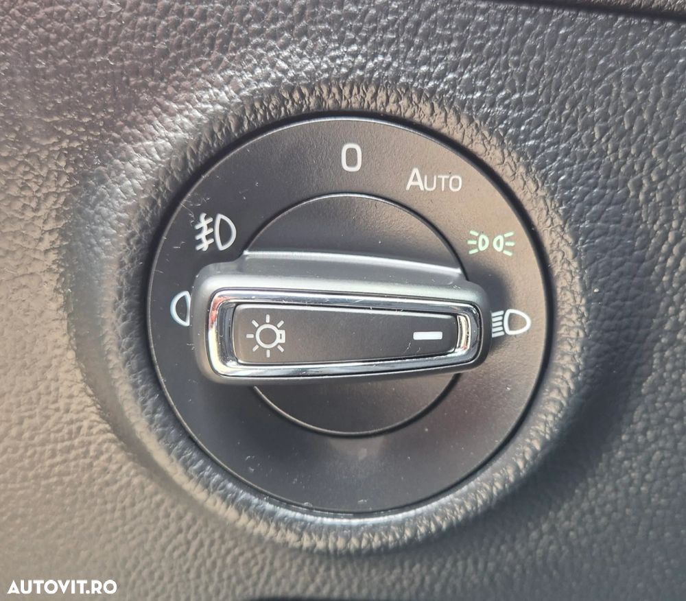 Skoda Superb 2.0 TDI DSG Active - 25