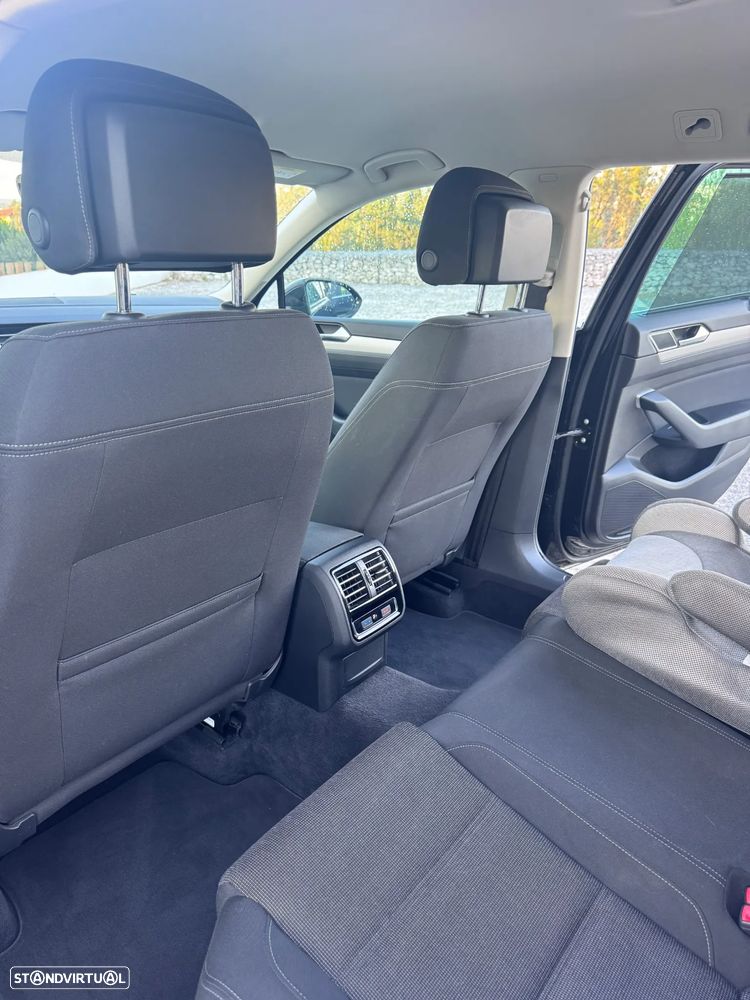 VW Passat Variant 1.6 TDI Confortline DSG - 9