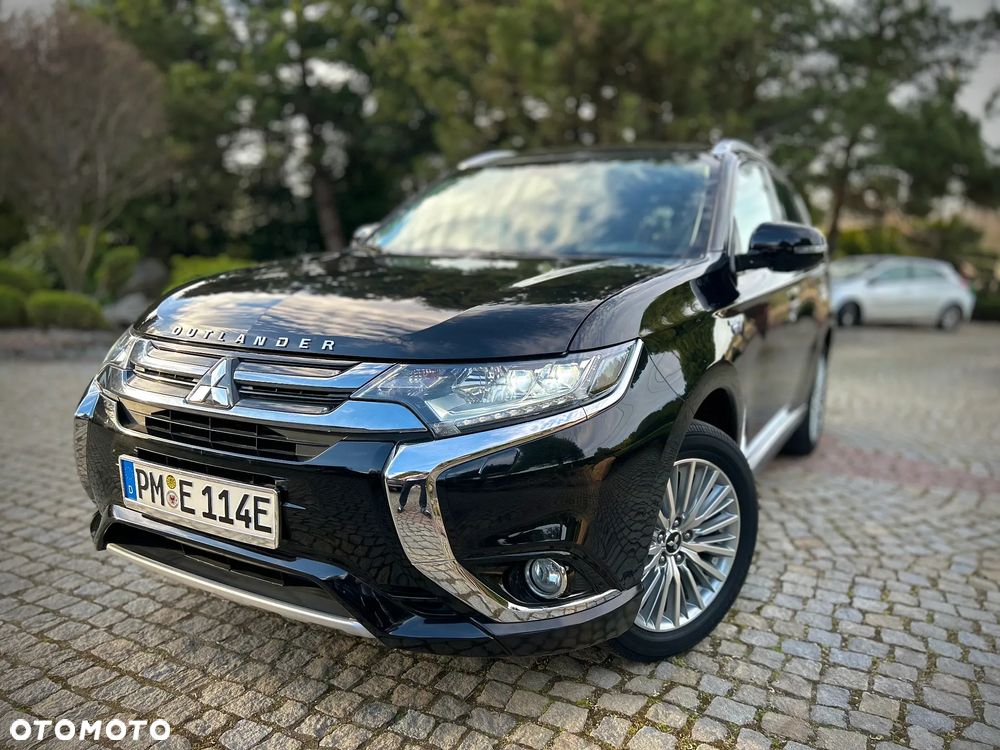 Mitsubishi Outlander Instyle NAVI + - 1