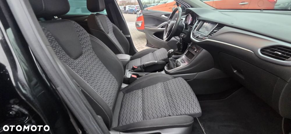 Opel Astra 1.6 CDTI Cosmo - 36