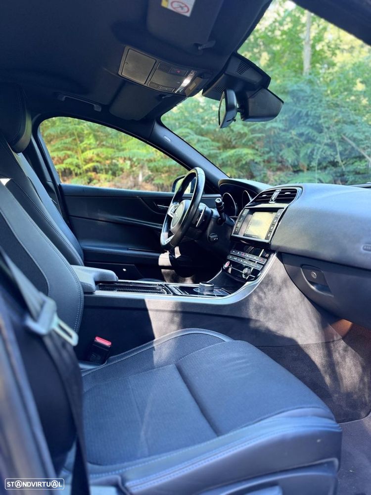 Jaguar XE 2.0 D R-Sport Aut. - 20