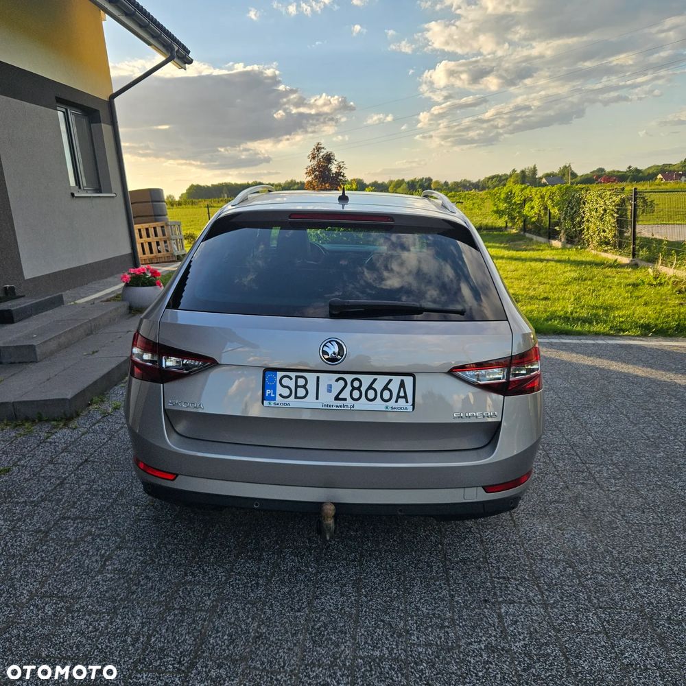 Skoda Superb 2.0 TDI 4x4 L&K DSG - 11
