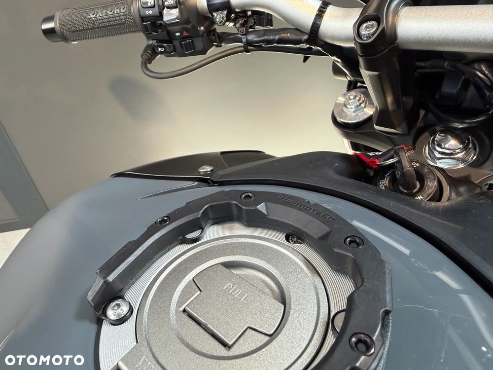 Yamaha MT - 17