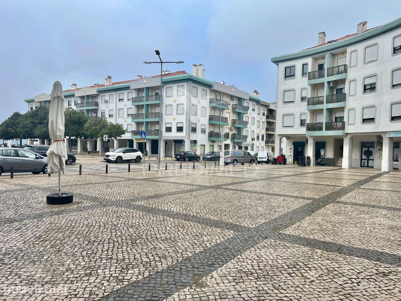 Loja com projeto aprovado para habitação T3 - Alhos Vedros - Grande imagem: 4/4
