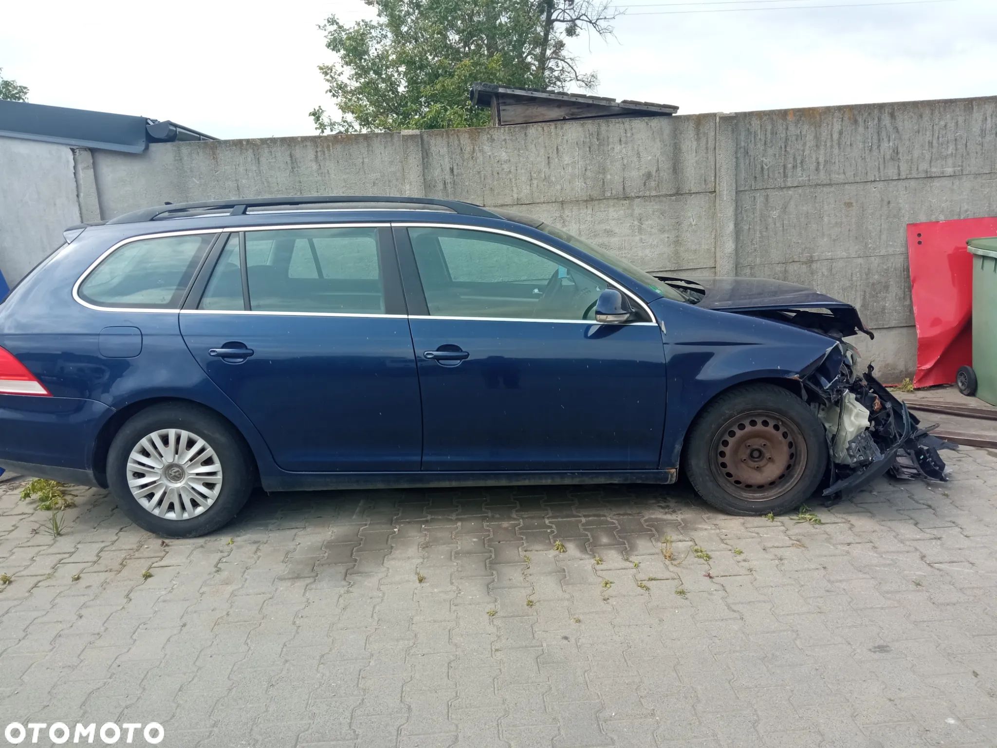 Volkswagen Golf V 1.9 TDI DPF BlueMot Comfortline - 1
