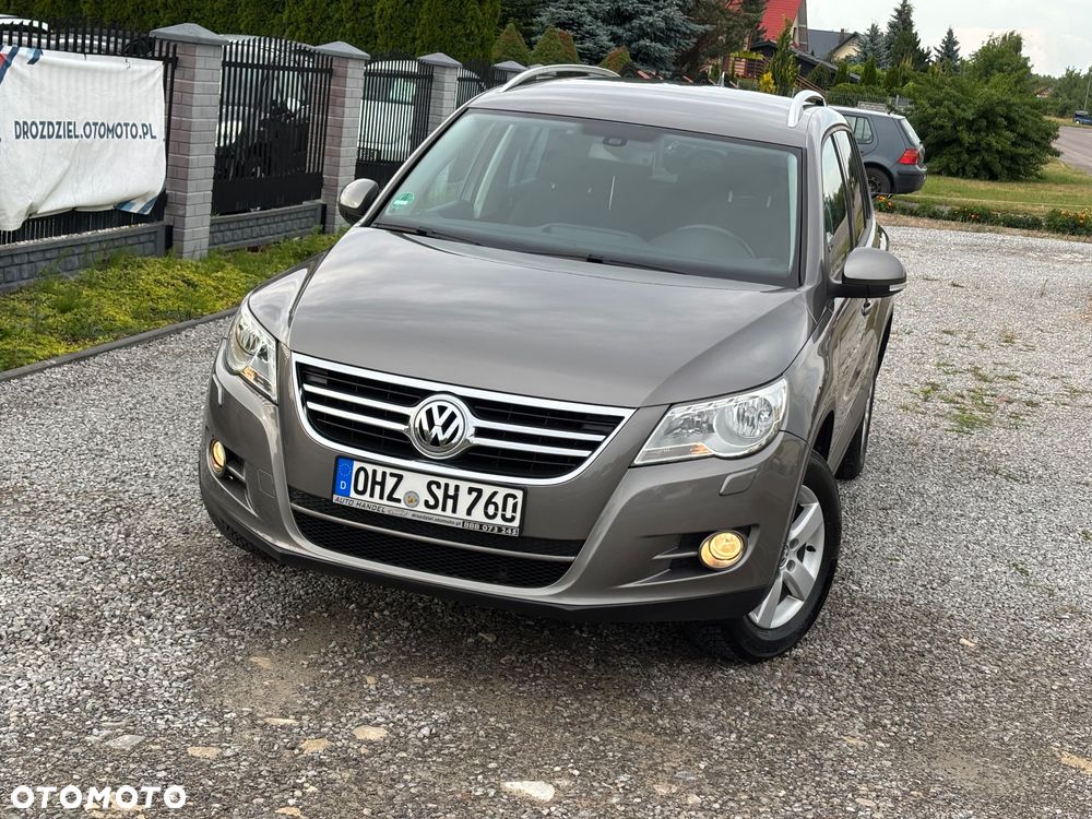 Volkswagen Tiguan - 1