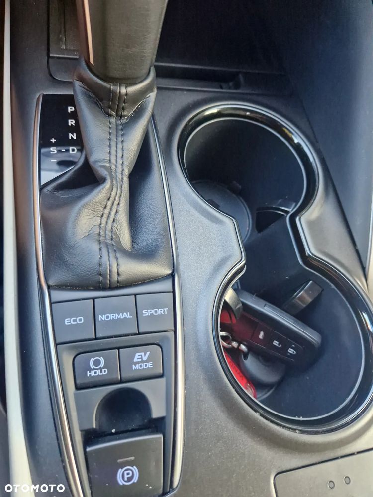Toyota Camry - 21
