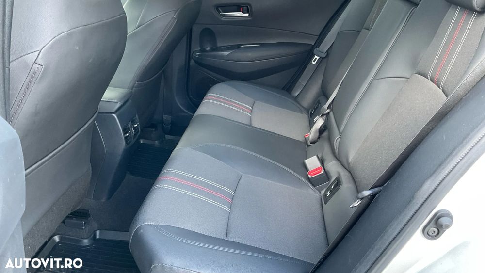 Toyota Corolla 2.0 HSD Exclusive Plus GR Sport Bi-Tone - 39
