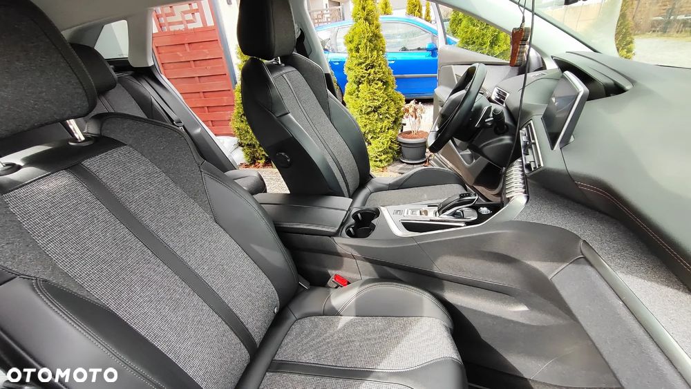 Peugeot 3008 1.5 BlueHDi Allure S&S EAT8 - 34