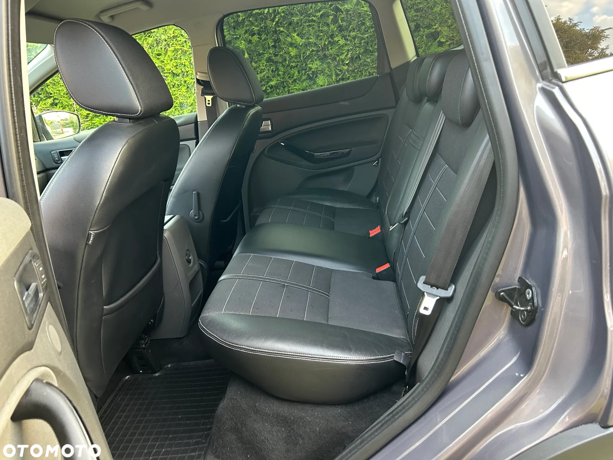 Ford Kuga 2.0 TDCi 2x4 Titanium - 8