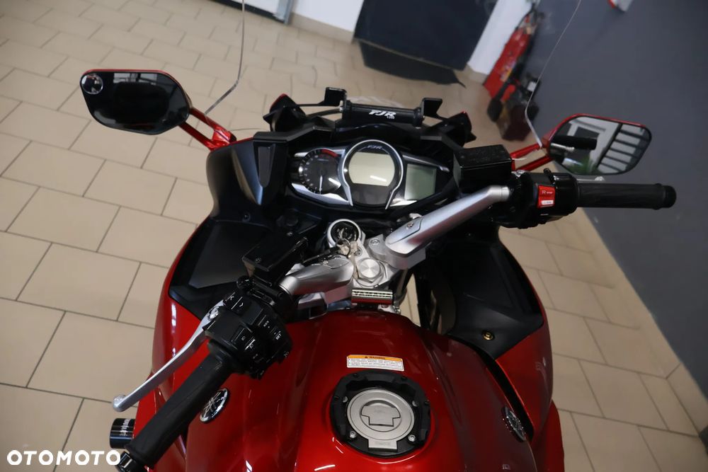 Yamaha FJR - 8