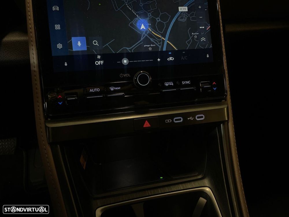 Lexus LBX Elegant - 25