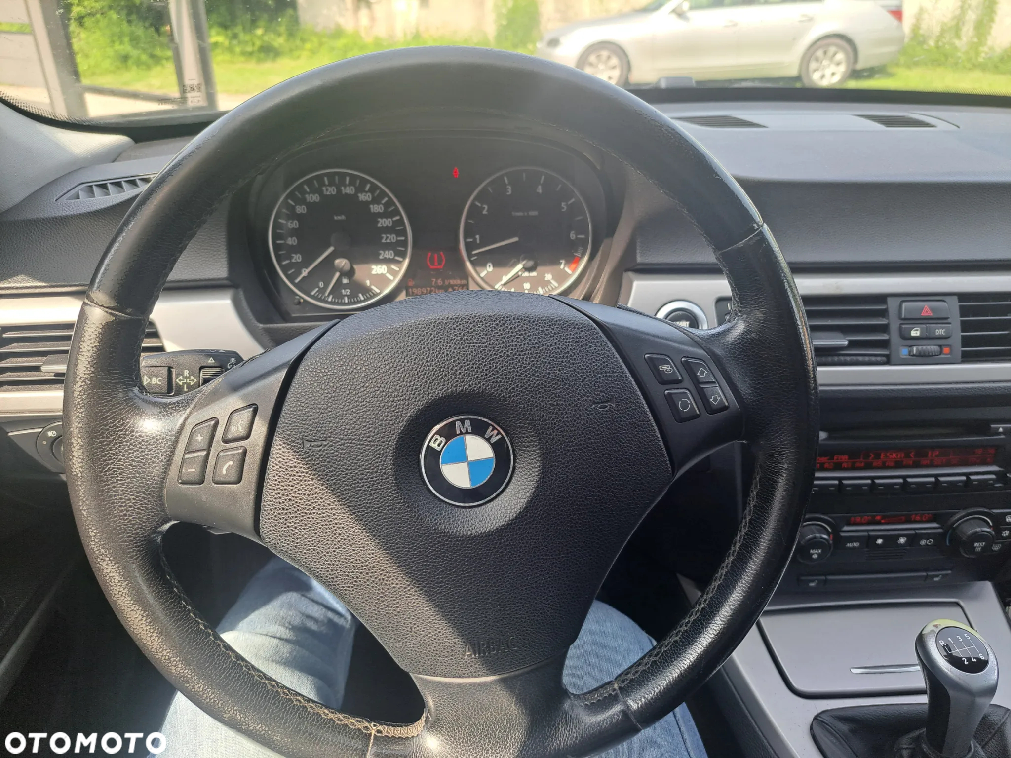 BMW Seria 3 318i - 5