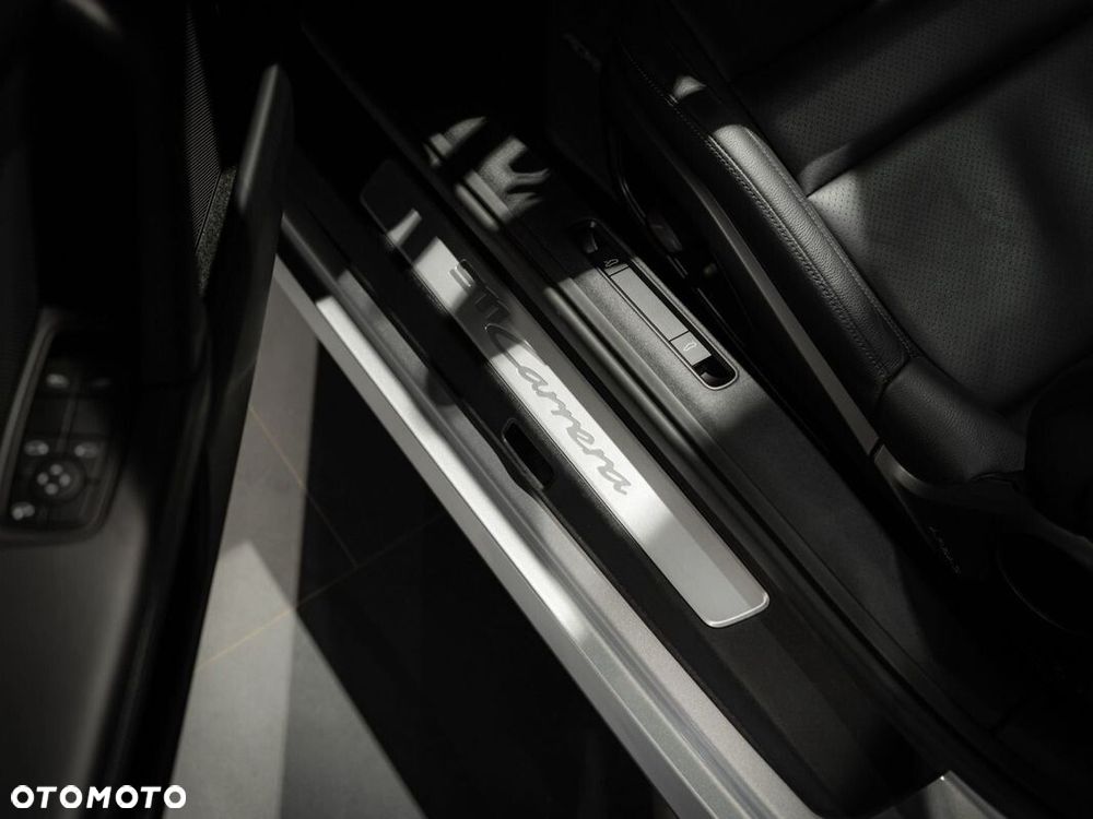 Porsche 911 Carrera - 31