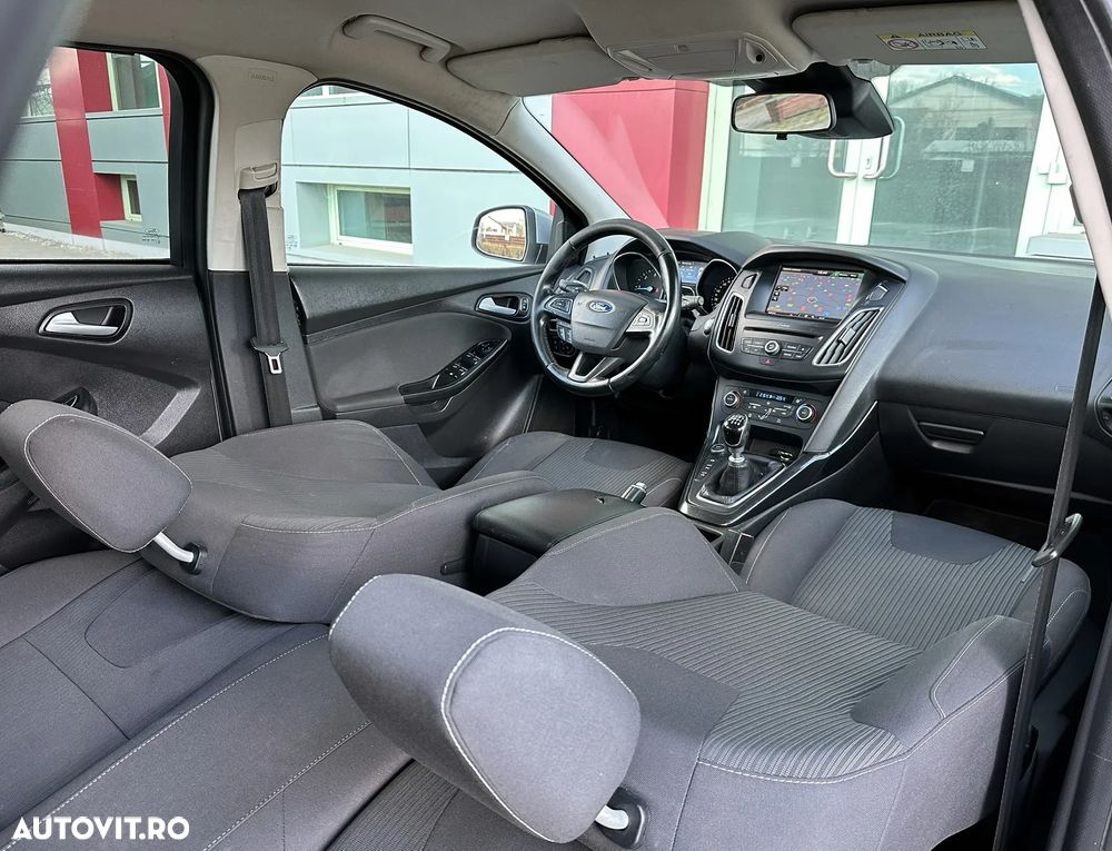Ford Focus - 11