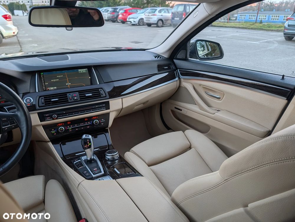 BMW Seria 5 535i xDrive - 12