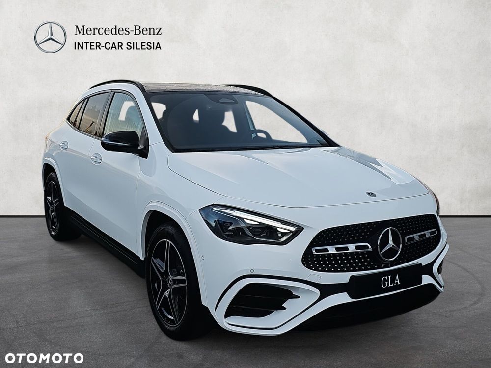 Mercedes-Benz GLA - 4