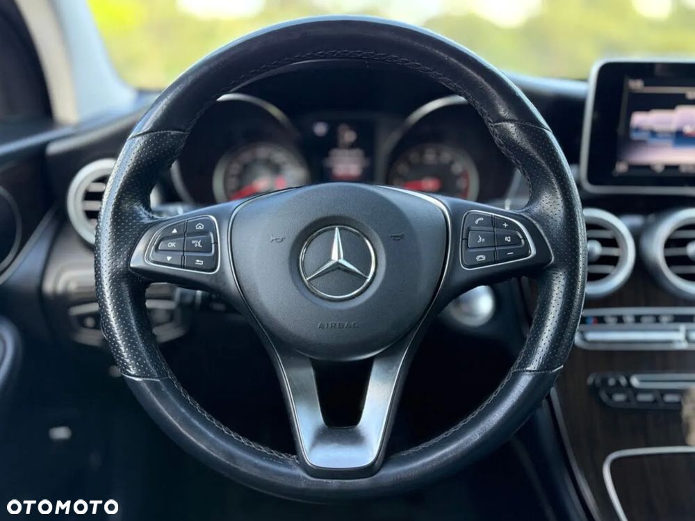 Mercedes-Benz GLC 300 4Matic 9G-TRONIC AMG Line - 18