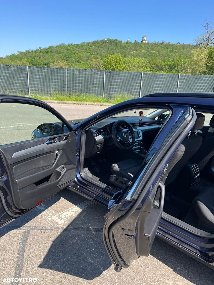Volkswagen Passat 2.0 TDI Comfortline - 26