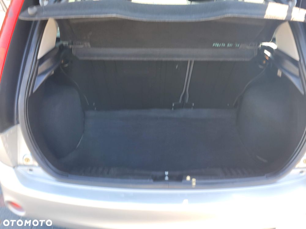 Ford Fiesta 1.4 Ambiente - 15