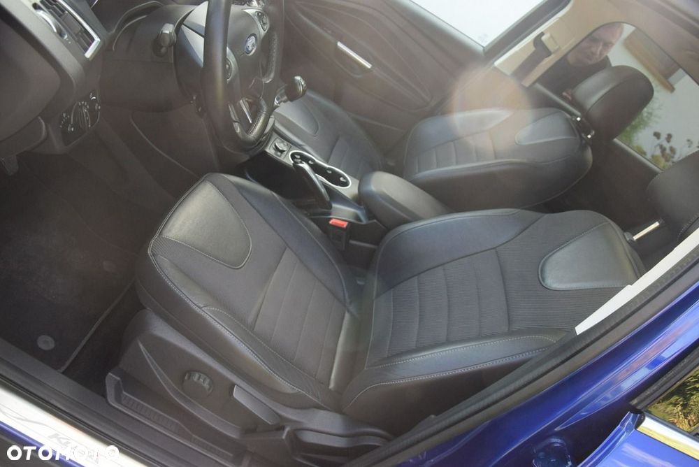 Ford Kuga 2.0 TDCi 2x4 Titanium - 30