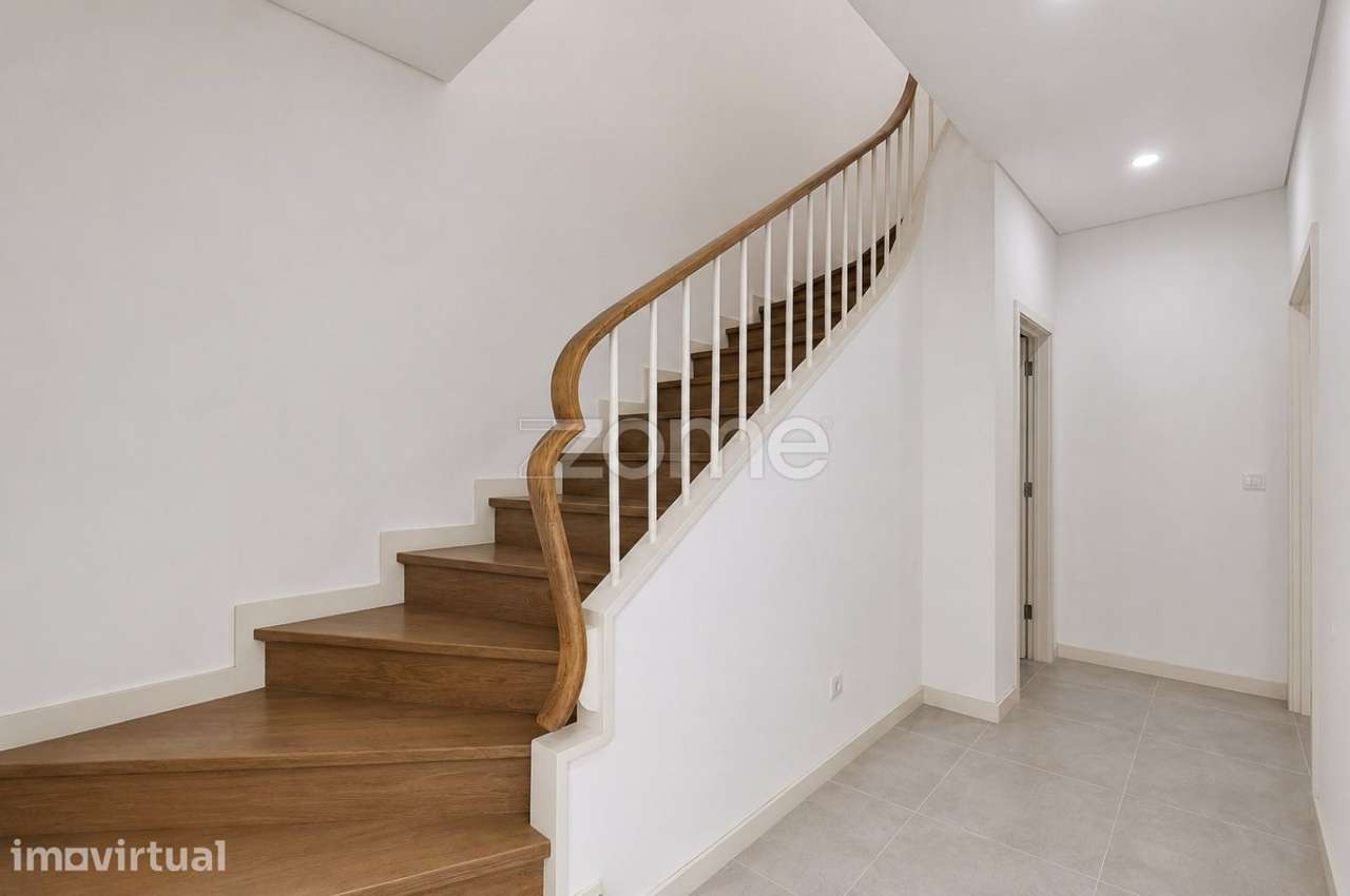 Moradia T3+2 Renovada com Jardim e Terraço, Paranhos, Porto - Grande imagem: 3/30