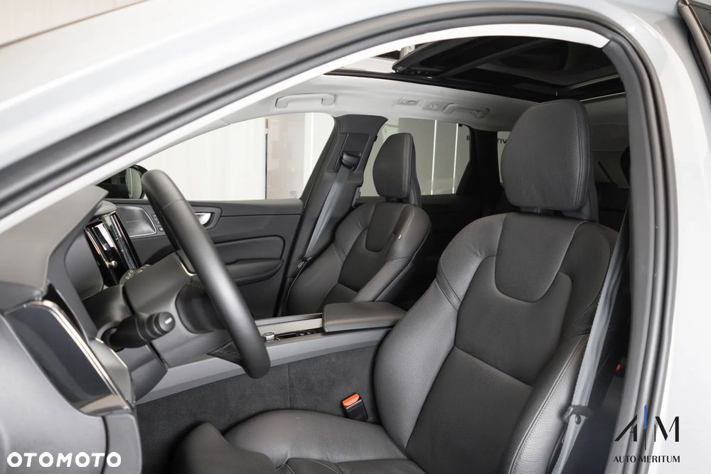 Volvo XC 60 B4 D AWD Ultimate Dark - 17