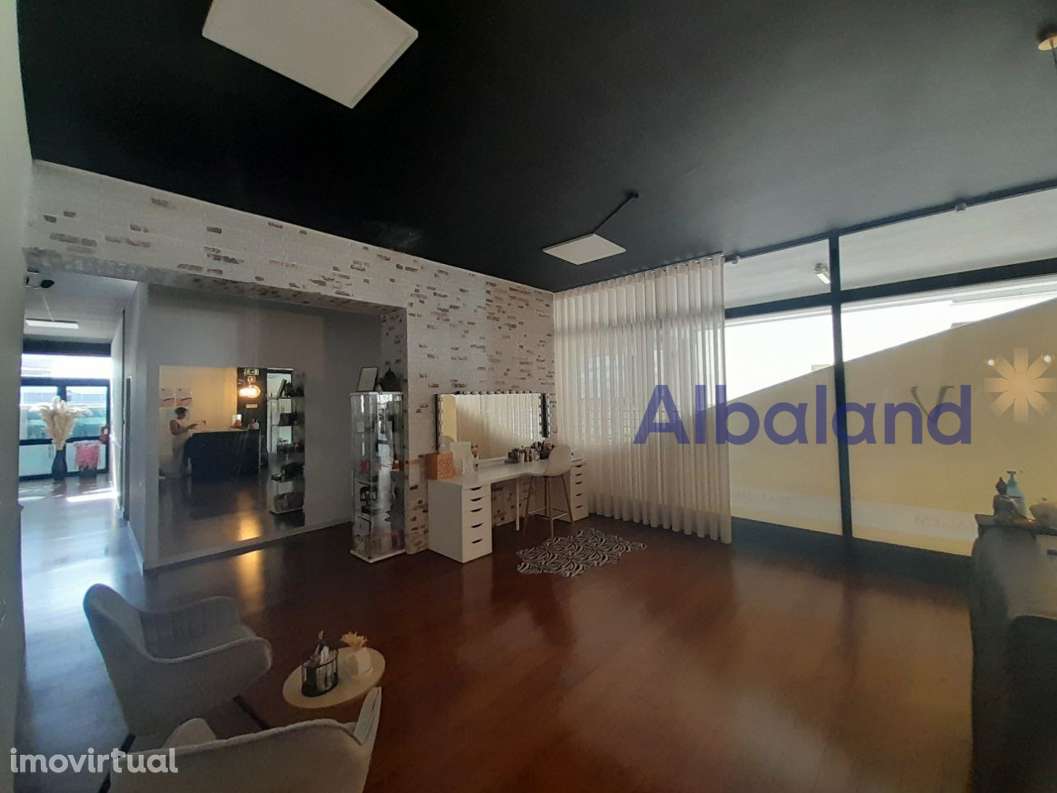 Loja Comercial - Centro da cidade de Barcelos (junto ao Recheio) - Grande imagem: 2/7