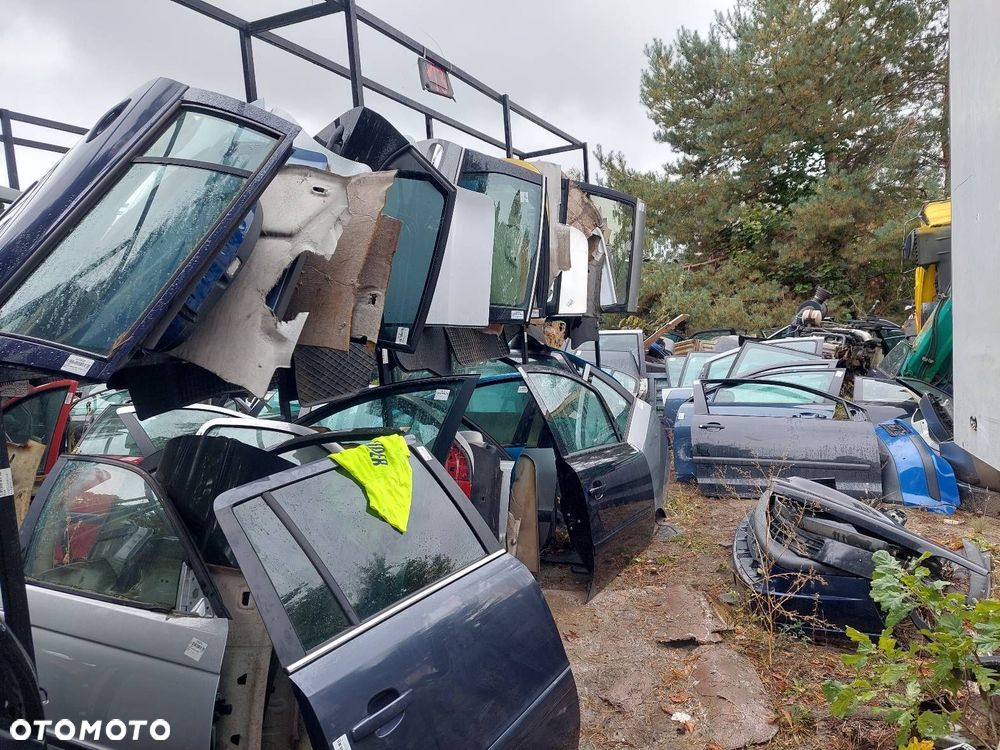 DRZWI KOMPLETNE PRAWY TYŁ OPEL ZAFIRA B Z168 - 6