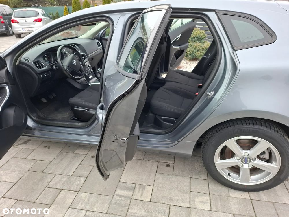 Volvo V40 T2 You - 26