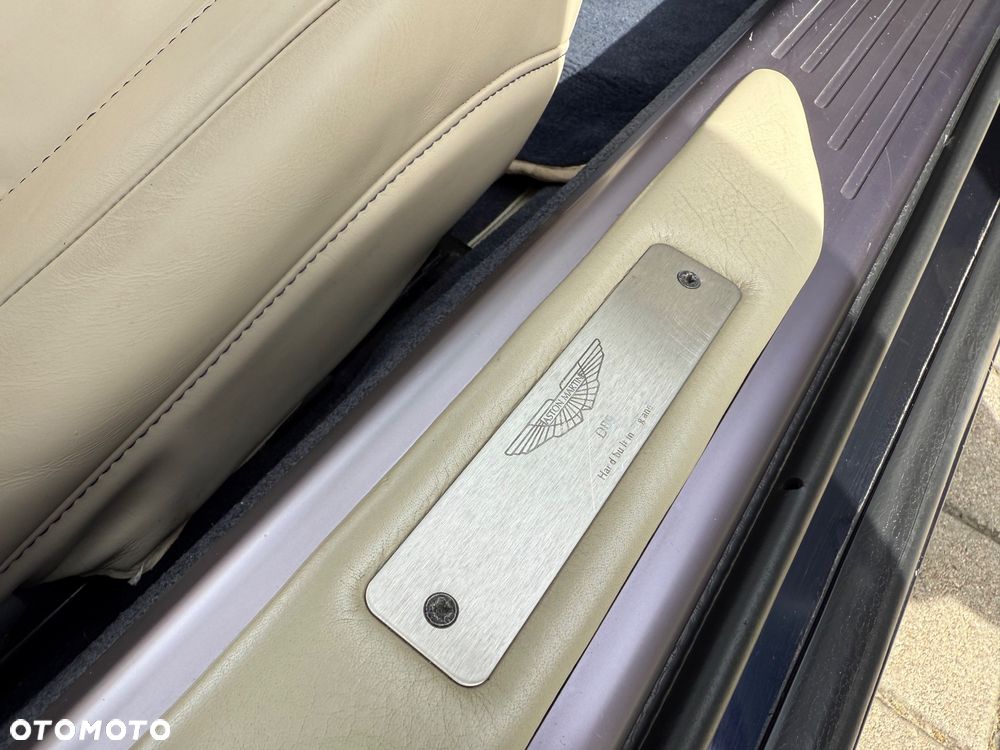 Aston Martin DB9 - 19