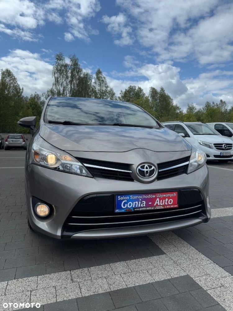 Toyota Corolla Verso - 11