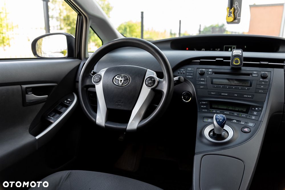 Toyota Prius 1.8 HSD Premium - 27