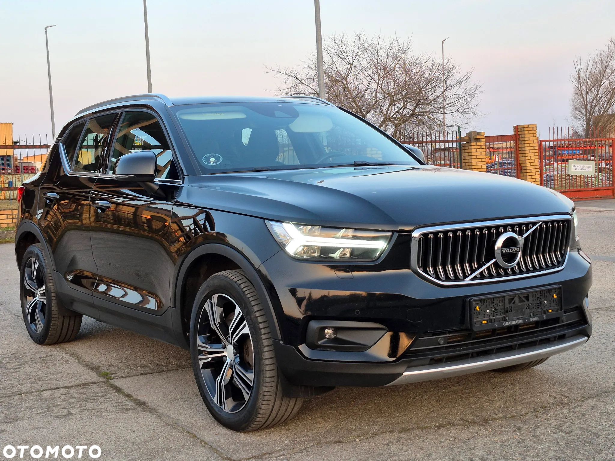 Volvo XC 40 T5 Plug-In Hybrid Inscription - 1