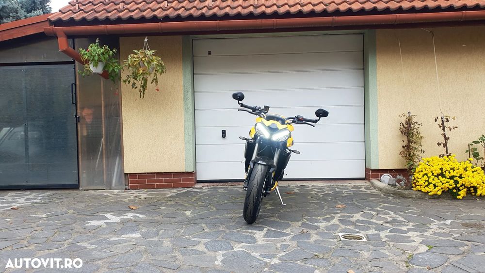 Triumph Street Triple 765RS - 5