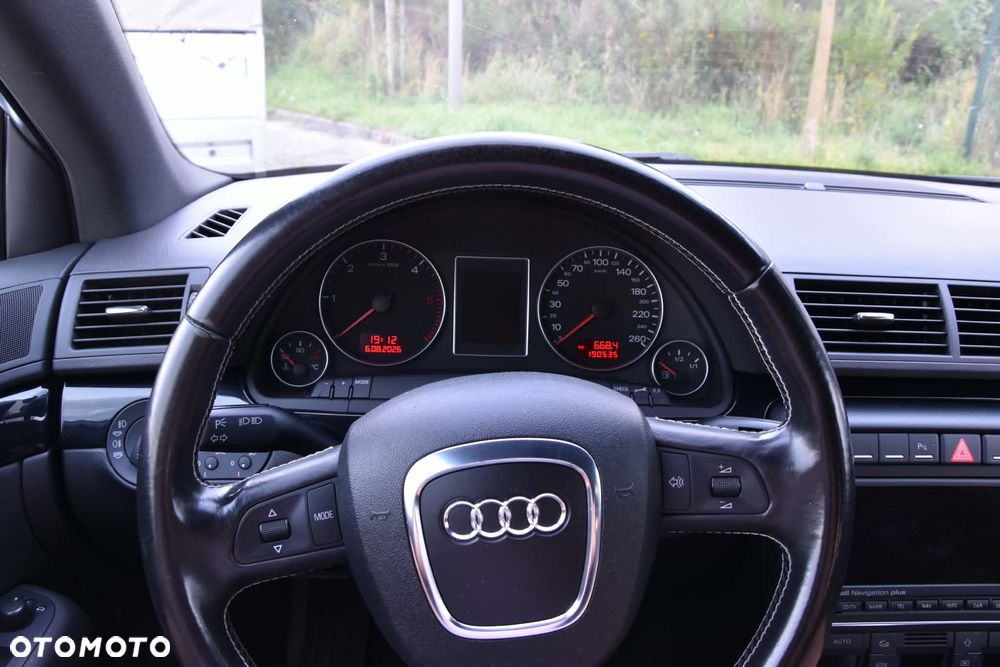 Audi A4 Avant - 11