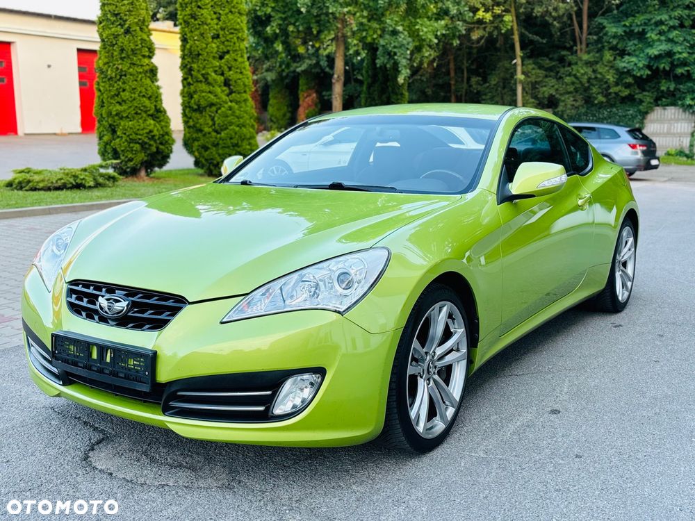 Hyundai Genesis Coupe 2.0 T - 12