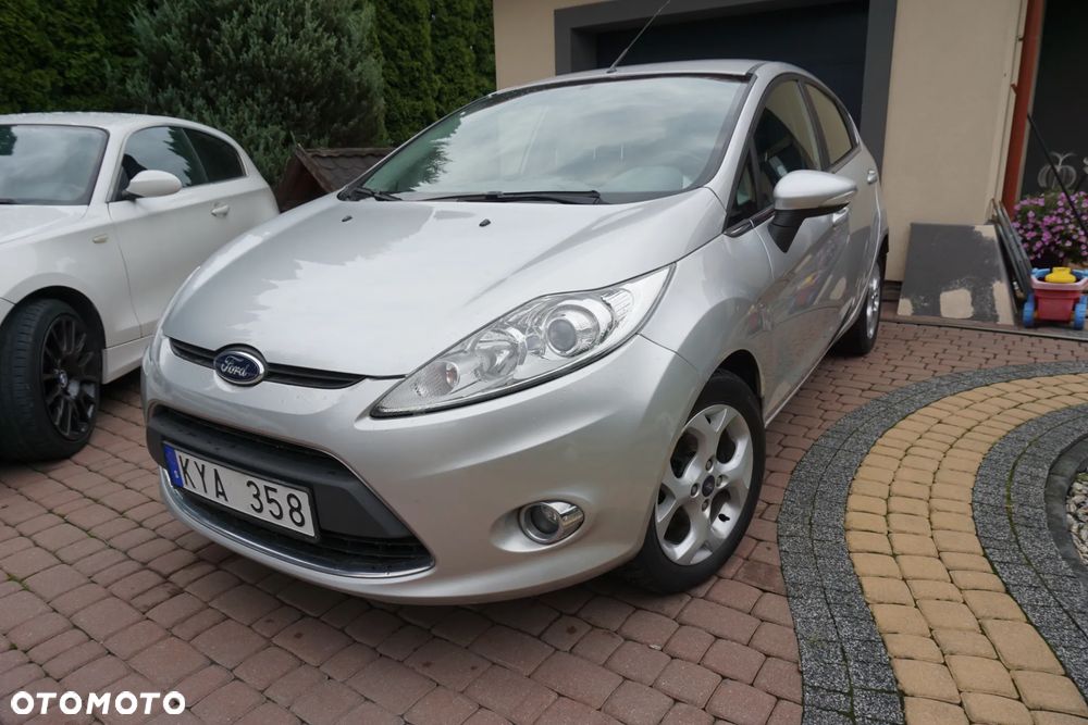 Ford Fiesta 1.25 Celebration - 12