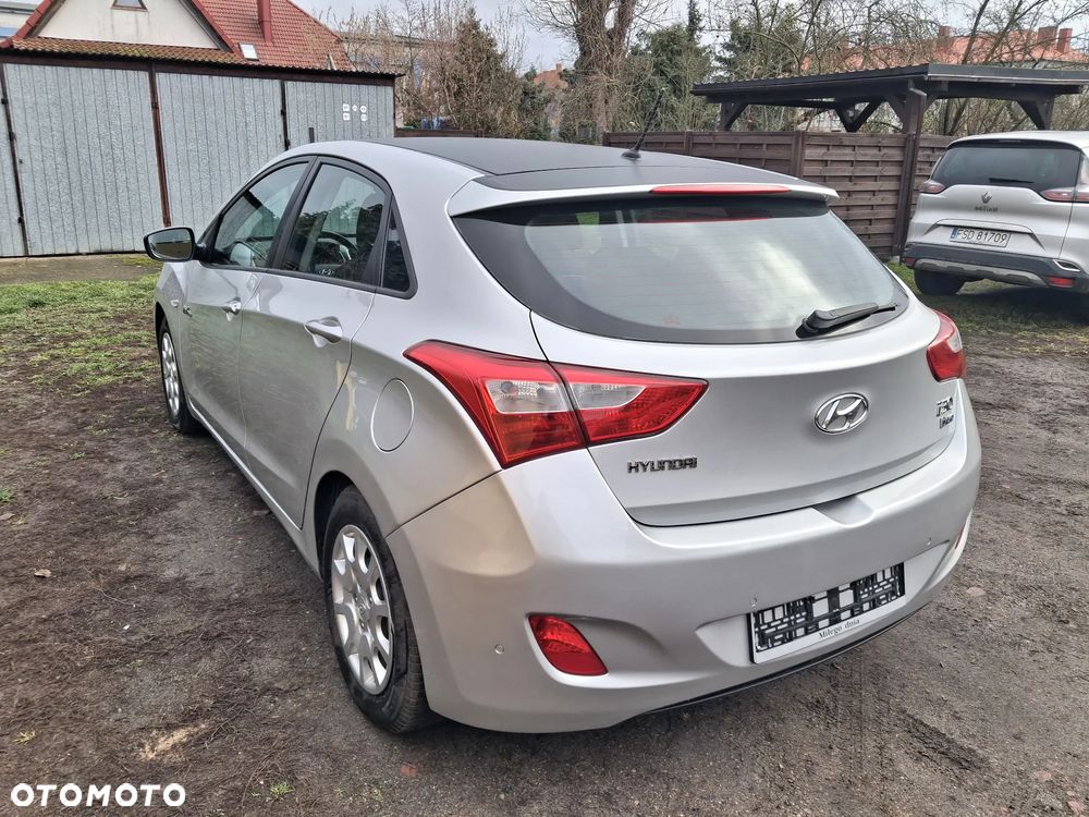 Hyundai i30 1.4 Trend - 12
