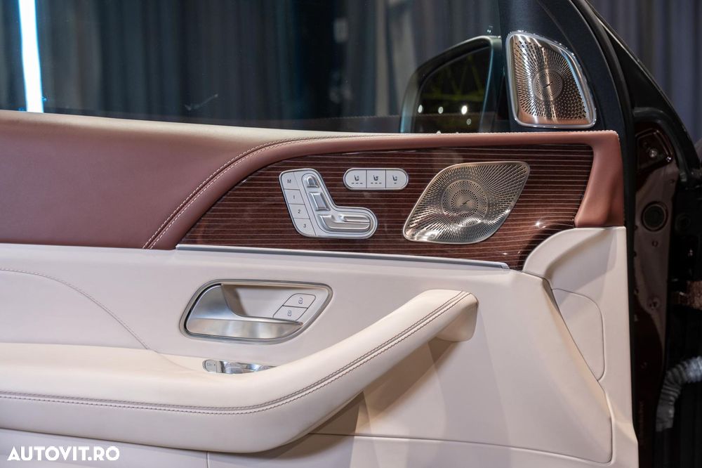Mercedes-Benz GLS - 32