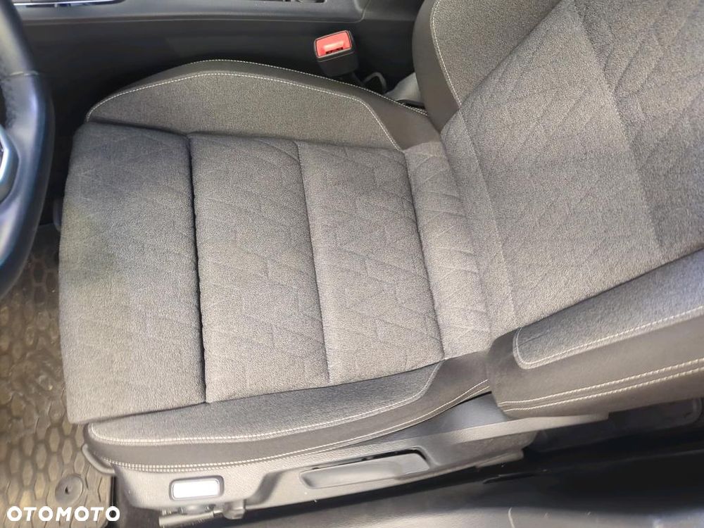 Volkswagen Passat - 15