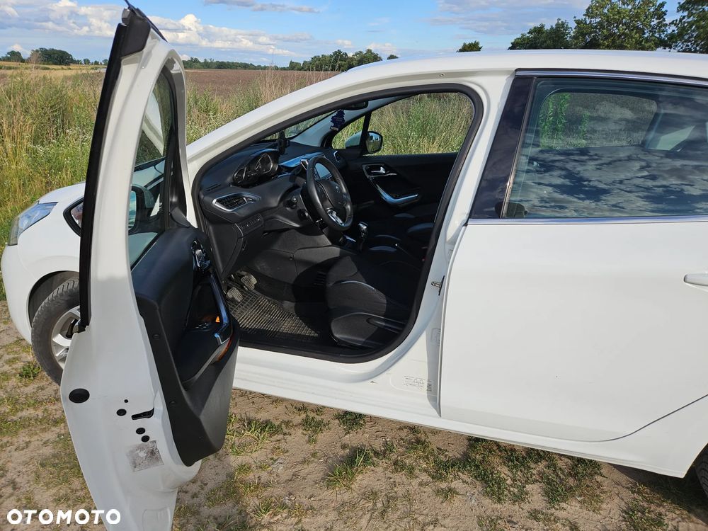 Peugeot 208 82 VTI Allure - 2