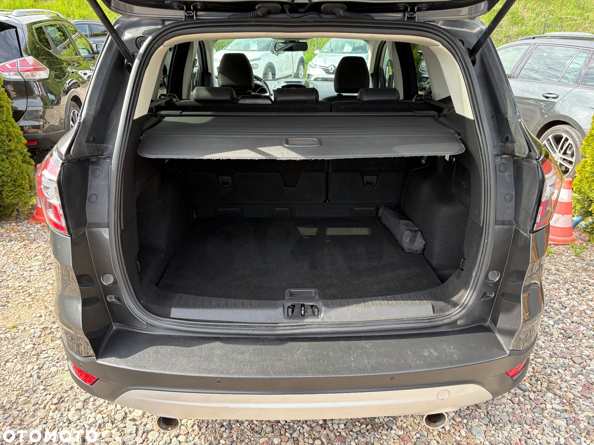 Ford Kuga 2.0 TDCi 2x4 Titanium - 21