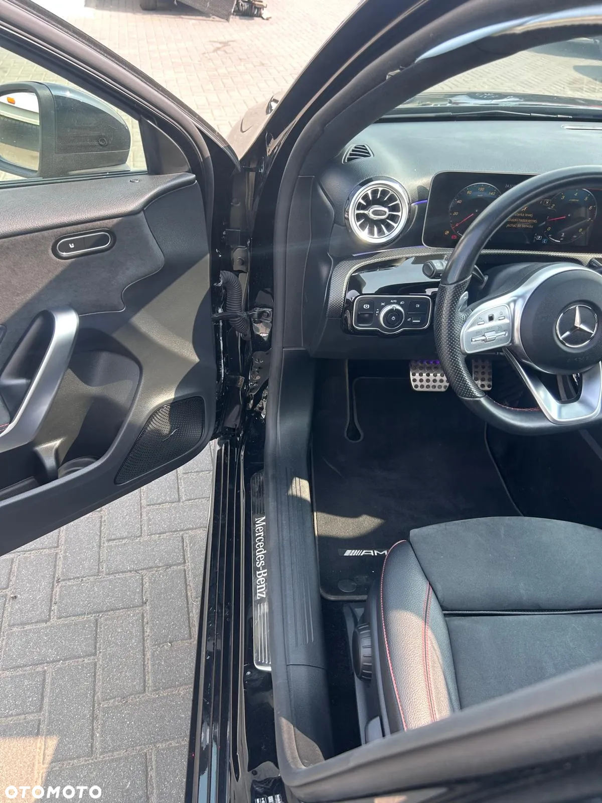Mercedes-Benz Klasa A 200 AMG Line 7G-DCT - 25