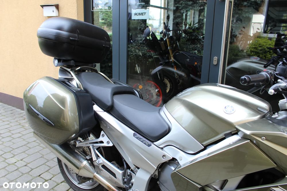 Yamaha FJR - 16