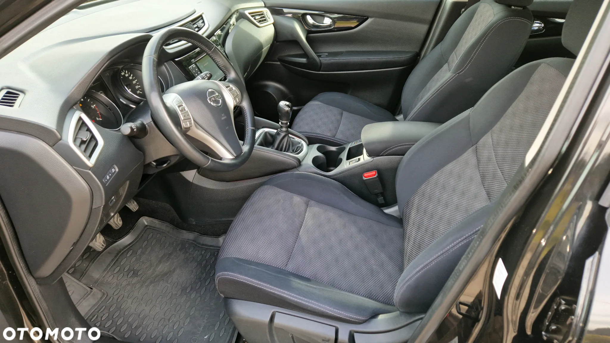 Nissan Qashqai 1.6 DCi N-Connecta - 7