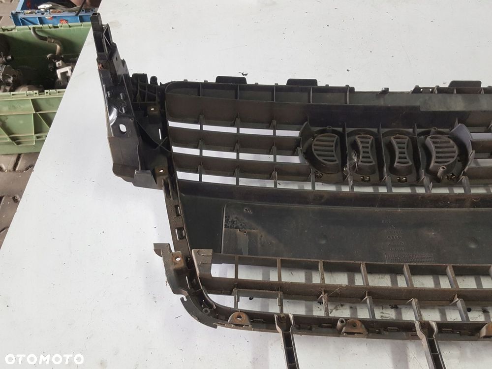 AUDI A5 8T 07-11r S-LINE ATRAPA GRILL 8T0853651E - 8